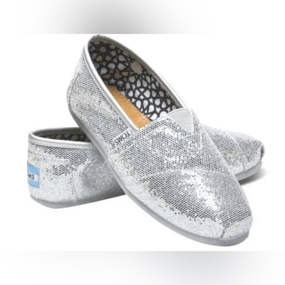 NEW Silver Sparkly Women’s TOMS Classics Silver Glitter 9.5 W